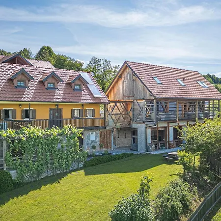 Feriehus Traditional House Kal Garden & Jacuzzi - Happy Rentals Semic