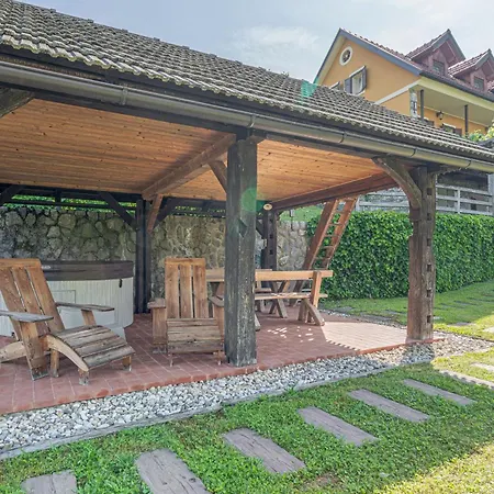 Apartmán Traditional House Kal With Whirlpool - Happy