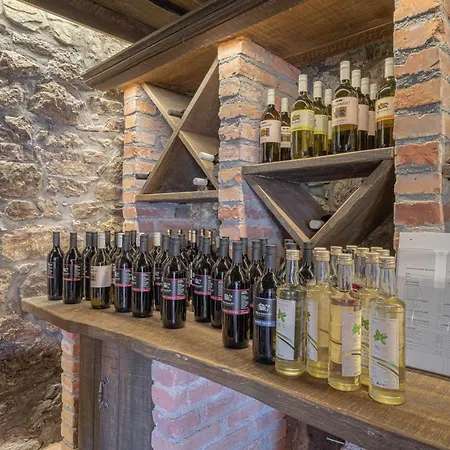 Traditional House Kal With Whirlpool - Happy Apartment