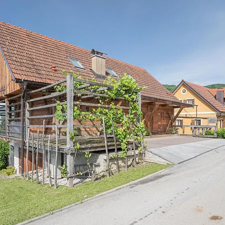 Appartement Traditional House Kal With Whirlpool - Happy Semic