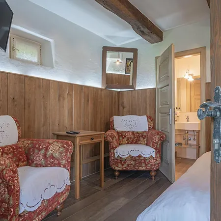 Traditional House Kal With Whirlpool - Happy * Semic