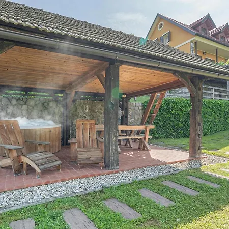 Traditional House Kal Garden & Jacuzzi - Happy Rentals Feriehus *