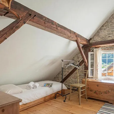 Feriehus Traditional House Kal Garden & Jacuzzi - Happy Rentals Semic