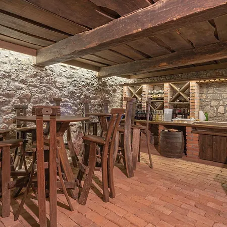 Feriehus Traditional House Kal Garden & Jacuzzi - Happy Rentals Semic