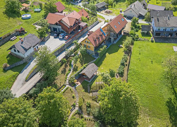 Traditional House Kal With Whirlpool - Happy * Semic