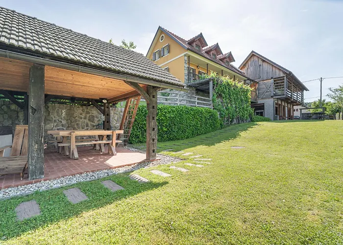 Traditional House Kal With Whirlpool - Happy Apartment