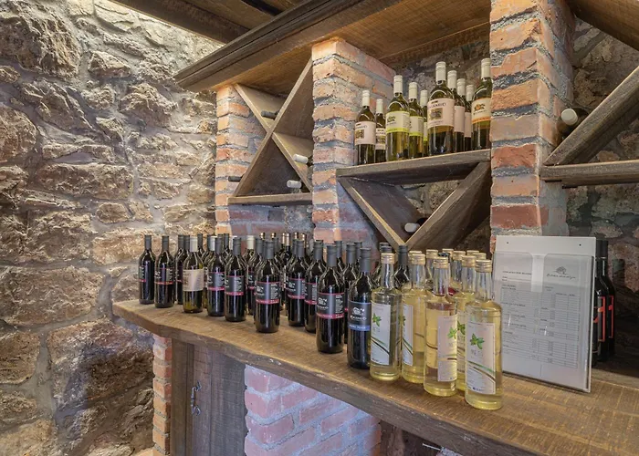 Traditional House Kal With Whirlpool - Happy Apartment