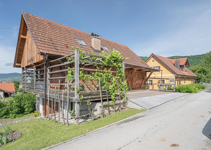 Apartment Traditional House Kal With Whirlpool - Happy Semic