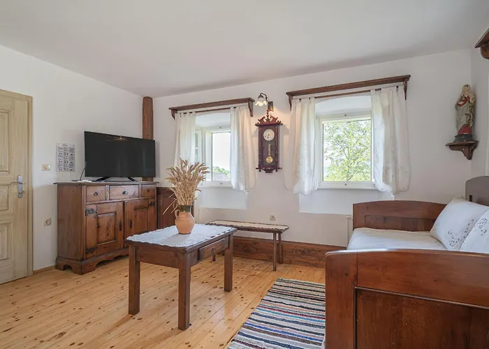 Traditional House Kal With Whirlpool - Happy * Semic