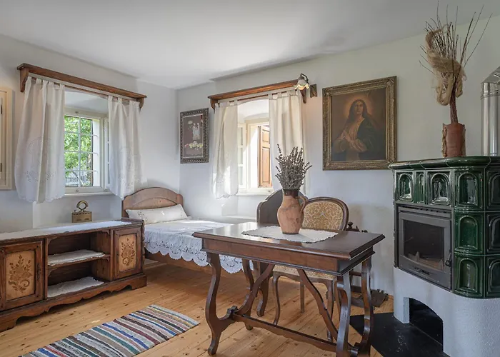 Traditional House Kal With Whirlpool - Happy Apartment