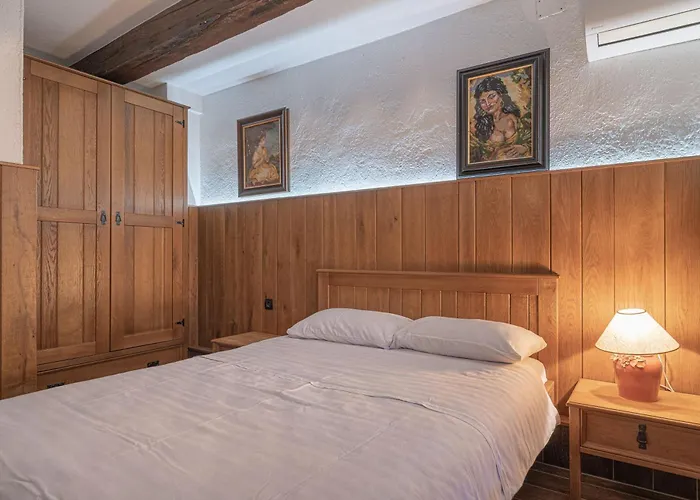 Traditional House Kal With Whirlpool - Happy